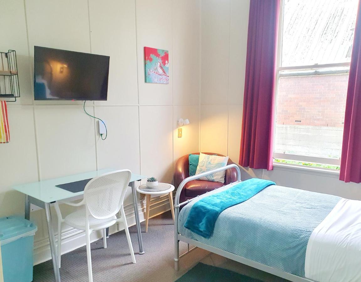 Travel Stay City Hostel Дьюндин Экстерьер фото