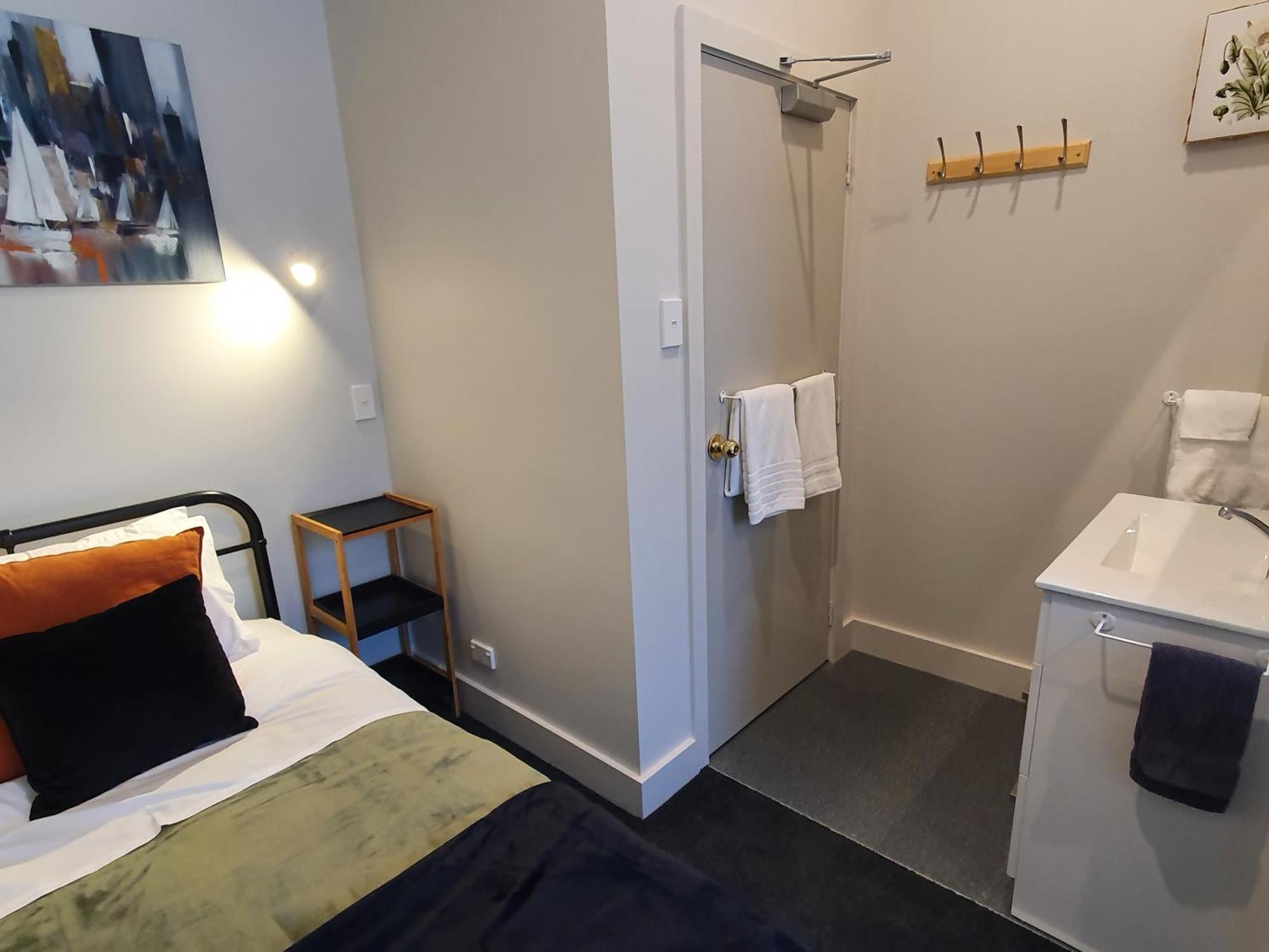 Travel Stay City Hostel Дьюндин Экстерьер фото