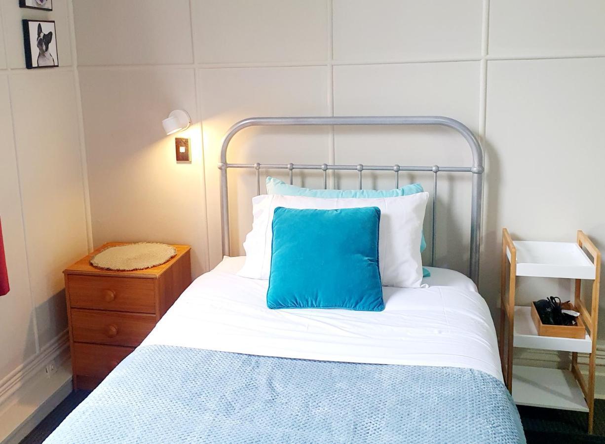 Travel Stay City Hostel Дьюндин Экстерьер фото